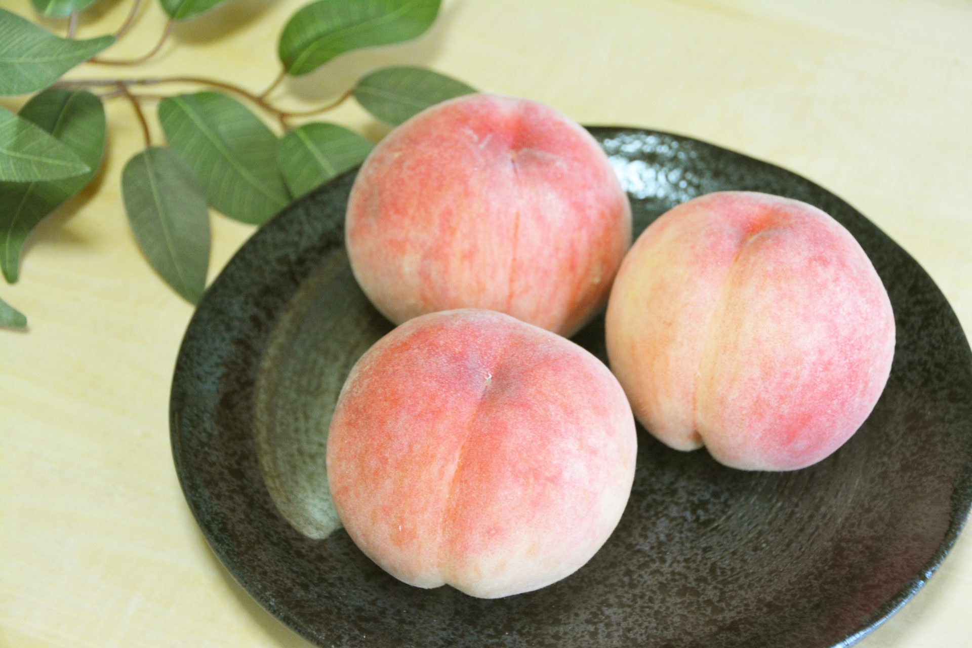 ゆんフリー写真素材集 : No. 3042 桃の実り日本東京