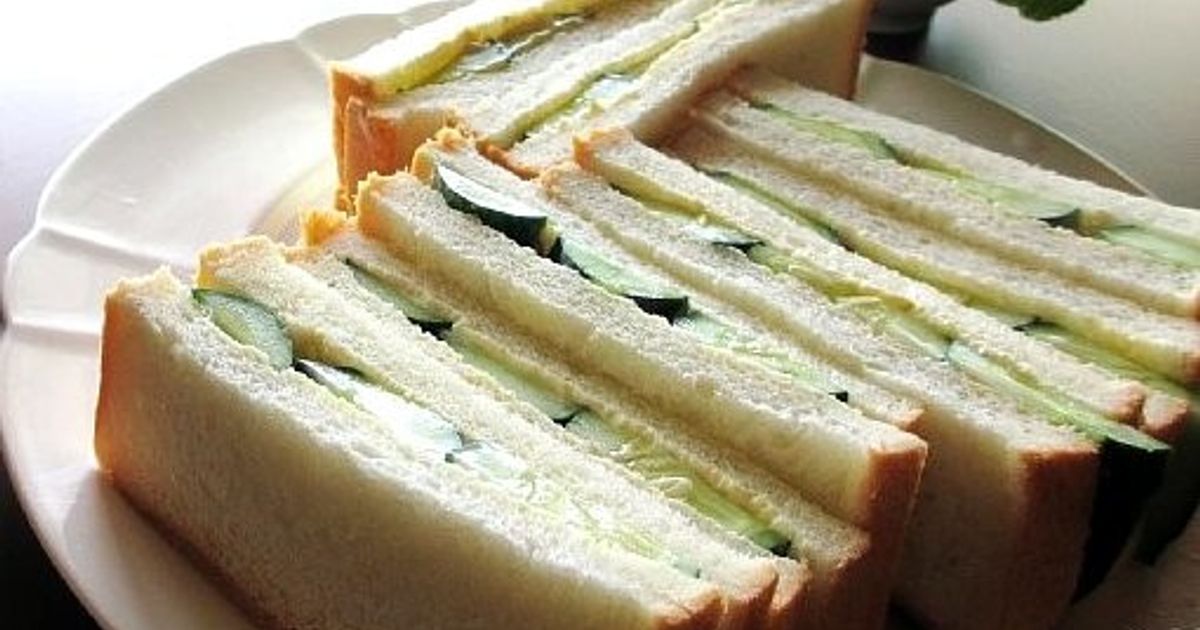 アフタヌーンティーのきゅうりサンド