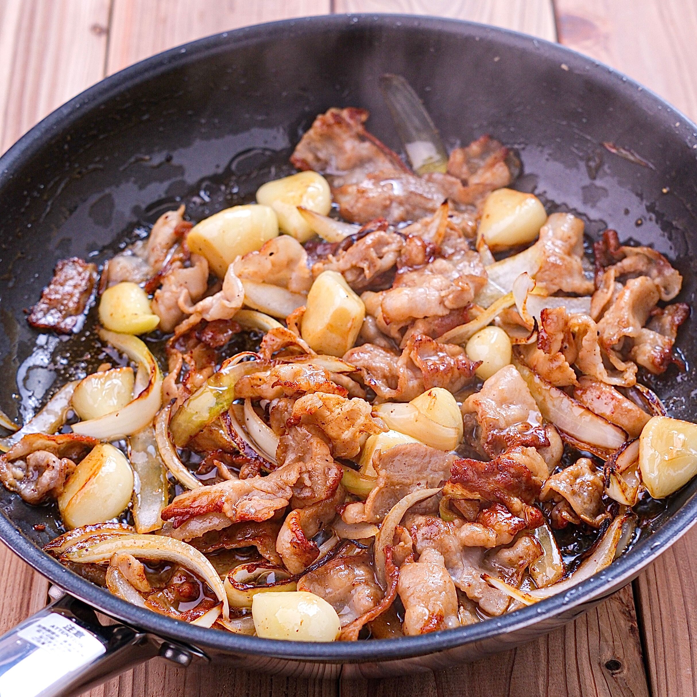豚肉とにんにくの芽のスタミナ炒めのレシピ - 生かし屋さん