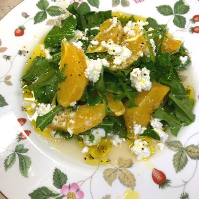 カッテージチーズ☆桃缶レタスサラダ