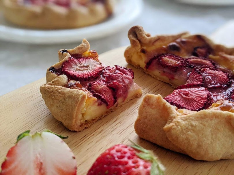 いちごクリームのミニタルト