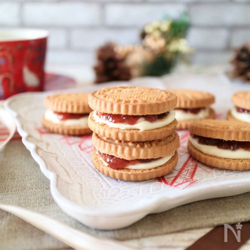 無選別 いちごジャムサンドクラッカー無印良品