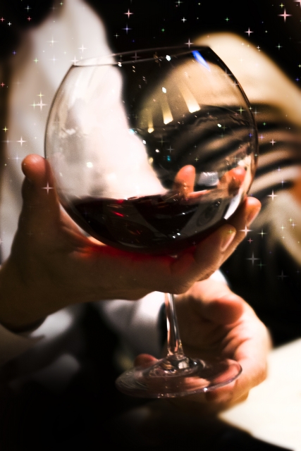ソムリエ監修 ワイングラスの綺麗で正しい持ち方を解説!エノテカ - ワインの読み物