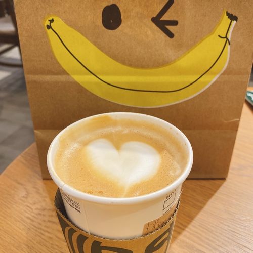 トリプルエスプレッソラテのおすすめカスタム9選!特徴から料金まで紹介コーヒー豆研究所