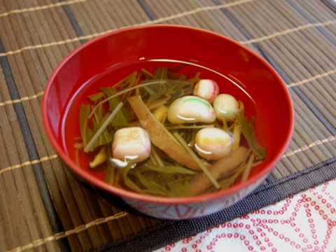 紅葉麩が浮かぶ♪干ししいたけの秋のお吸い物レシピ