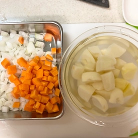 「カレーの壺ペースト」で簡単！ココナッツミルクのチキンカレ