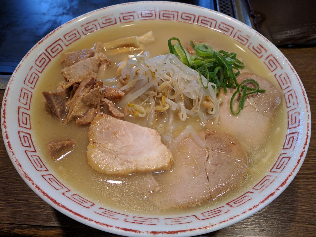 マッタリだけどスッキリな上品味のラーメン♪ 鳴門市「とりとたい」たかまつせんいちの食い散らかし日記