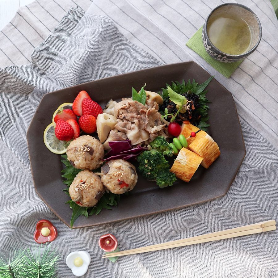 おばんざいワンプレートの盛り付け方」花ヲツマミニ