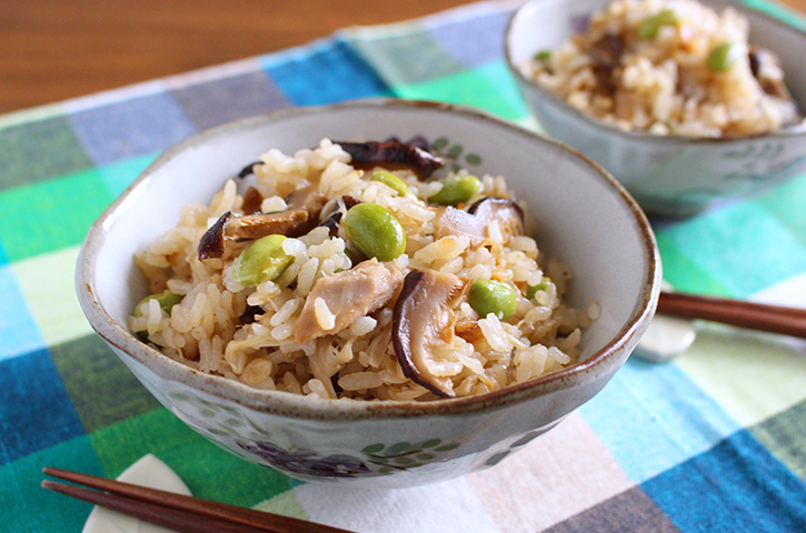 枝豆とツナの炊き込みご飯🍚 ﻿ ﻿ ﻿ ﻿ꕀꕀꕀꕀ材料ꕀꕀꕀꕀ ﻿ ・お米→25g ﻿ ﻿﻿・枝豆→8〜10個 ﻿ ﻿・ツナ→大さじ1 ﻿﻿・にんじん→大さじ1 ﻿ ﻿・だし汁7倍粥→120ml、6倍粥→100ml、5倍粥→80ml ﻿ ﻿ꕀꕀꕀꕀꕀꕀꕀꕀꕀꕀ﻿☞写真はだし汁100ml 6倍粥 で作りました𖤐