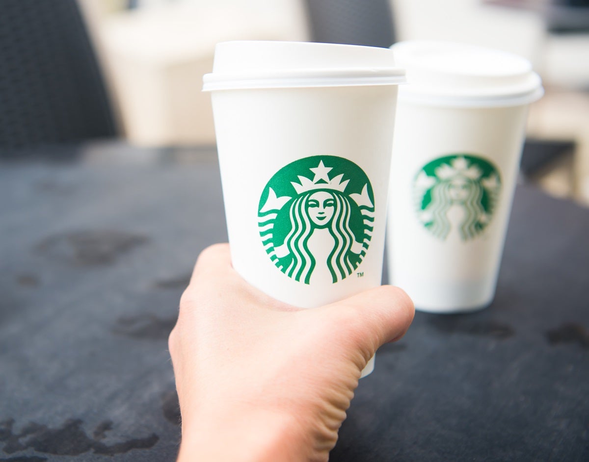 コレ、足すだけ! スタバ の「アーモンドミルク」カスタム、美味しそー! -ftn