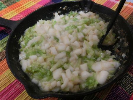 小麦粉は使わない。2つの材料でつくる春キャベツのお好み焼きROOMIE ルーミー