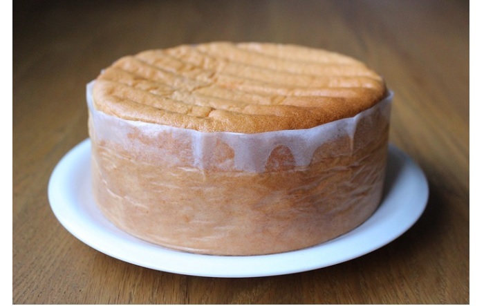 🧁カップケーキ🧁 市販のお菓子 @sweets_marukin マルキン様の プチケーキを簡単アレンジ ◡̈♥︎ヨード卵光 プチケーキマスカルポーネ & コーヒークリームの ミックスクリームをデコレーション ♡◡̈⃝⋆* ベースが美味しぃので お好みのクリームに どんな