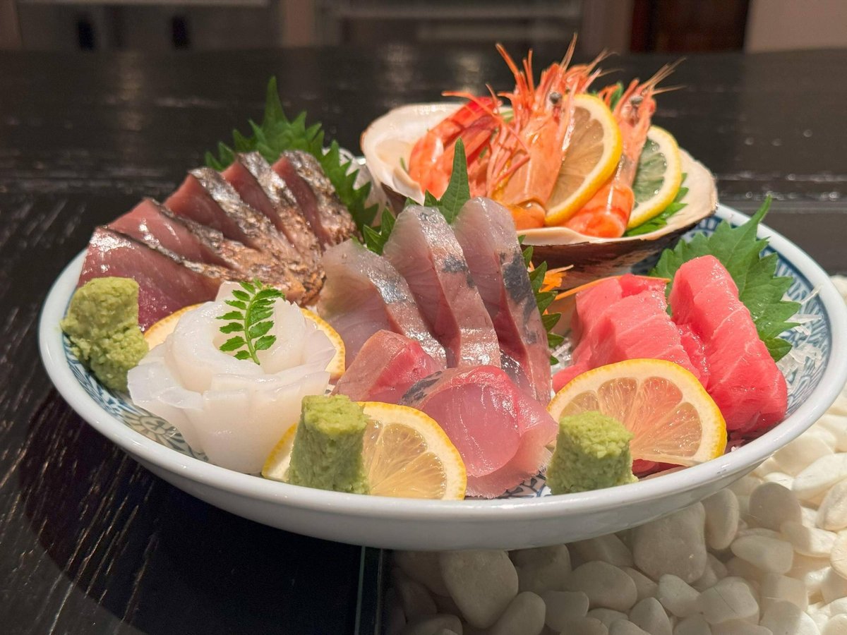 刺身の盛りつけ オシャレに見えて、ツマなしでも映えるコツをプロが伝授！イエノミスタイル 家飲みを楽しむ人の情報サイト