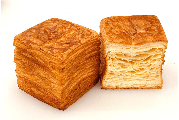 食べてみたい!と思った人は、コメント欄に「🍞」で教えてくださいね♪, もう食べましたか😊?,今の話題の、剝がしながら食べる「ミルフィーユパン」🍞✨, 今日はニップンの小麦粉と冷凍パイシートで作る簡単レシピをご紹介👍,パイシートが醸し出すバターの香りと、, ふわサクの新食感がヤミツキになって剥がす手が止まらない、、かも💦,ホームベーカリーをお持ちでしたらぜひ試してみてくださいね🥰,材料 ,