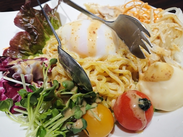 札幌ラーメンサラダ・ごま味のレシピ業務用ラーメンスープ・タレ.com業務用ラーメンスープ、たれ、ガラスープのことなら和弘食品へ