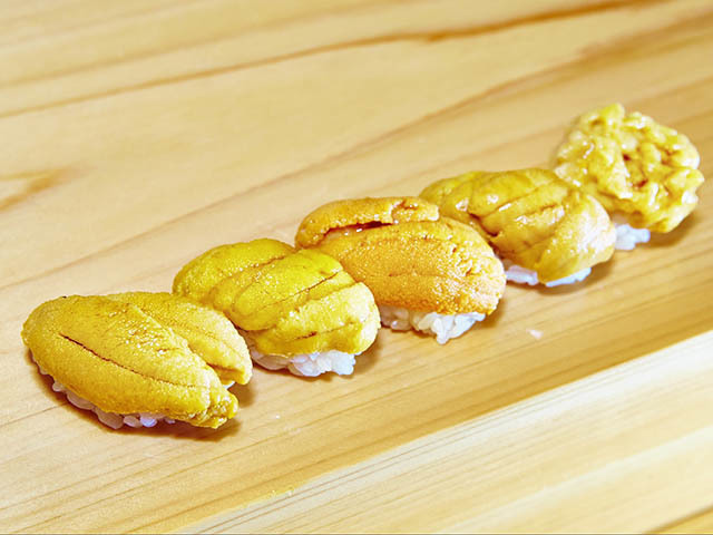 回転寿司で、ウニ比べ :: デイリーポータルZ