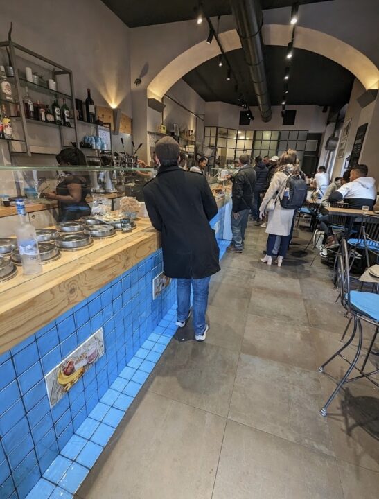 古き良きイタリアの伝統的なカフェでパスタやレモンタルトを。代官山「カフェ・ミケランジェロ」ことりっぷ