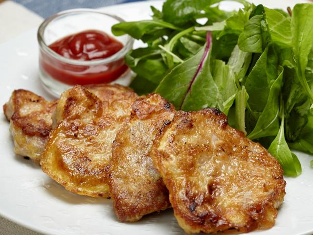 豚ヒレ肉の塩こうじピカタ