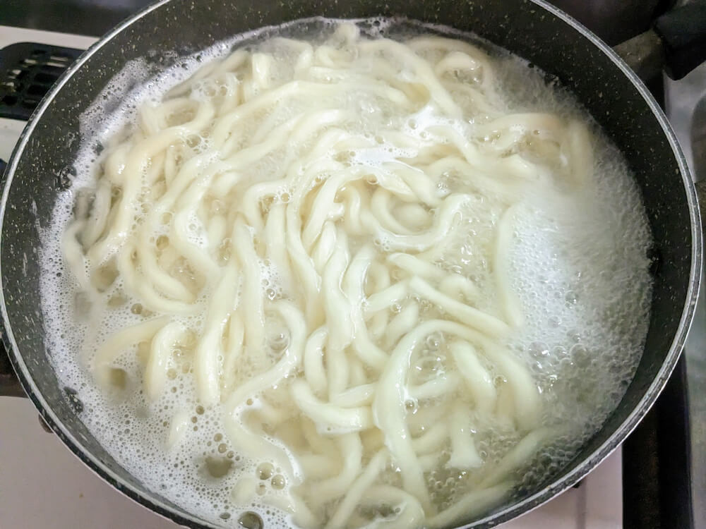ぼる塾」酒寄さん、吉池の「大進食品の生太うどん」に感動。 思い、思われ、食べ、ぼる塾。vol.114- CanCam.jp キャンキャン