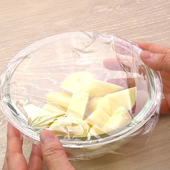 じゃがいものゆで方とゆで時間。皮付きや皮なしそれぞれのコツを解説