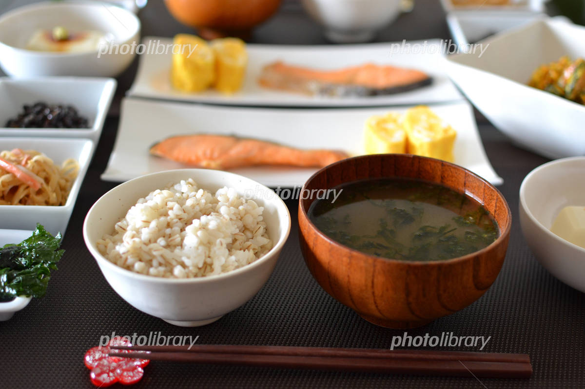 朝ごはん」の19万点のロイヤリティフリー画像、写真素材、絵Shutterstock