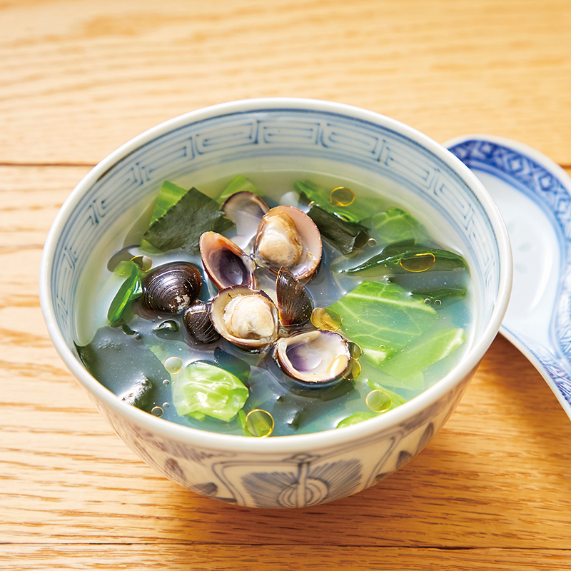 しじみの味噌汁 こんぶだし , シジミの旨汁+こんぶだしのグルタミン酸で抜群においしいシジミ汁ができますよ♪,・このレシピのポイント、つくり方は↓をチェック🍽️, -————————, 📝このレシピのポイントは ,☑こんぶだしは塩分が含んでいるのでみそを調節してください👍, ☑シジミを１～２分弱火で煮ることでシジミもふっくらと美味しくいただけます！,————————,