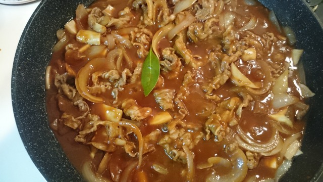 レトロ喫茶店の味？！昔ながらのハヤシライス