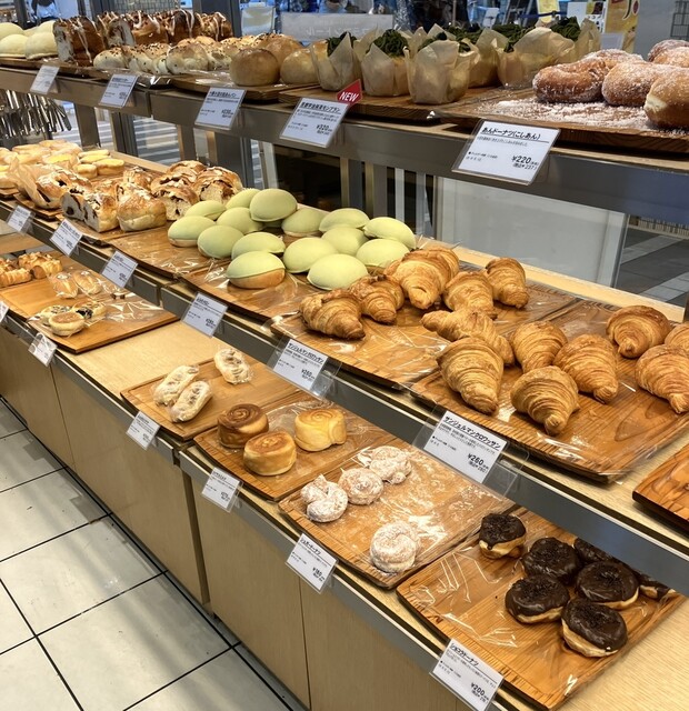 📢 期間限定出店のお知らせ東武東上線・川越駅「エキア川越」にて ＼ 清水屋の『生クリームぱん』販売中です！🗓販売期間：9月23日～9月29日 📍場所：東武東上駅 ・「エキア川越 店頭」 🚉6年ぶリの出店となります！お近くにお越しの際は、ぜひお立ち寄り