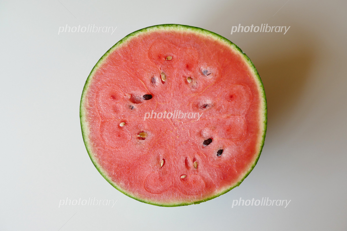 スイカ 三角カット横位置 の写真素材30272642- PIXTA