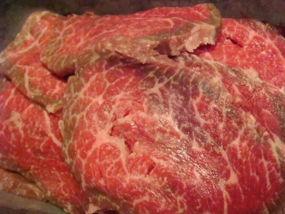 肉が変色した！その原因と対処法を徹底解説 - 急速冷凍機の厳選比較サイト「春夏秋凍」