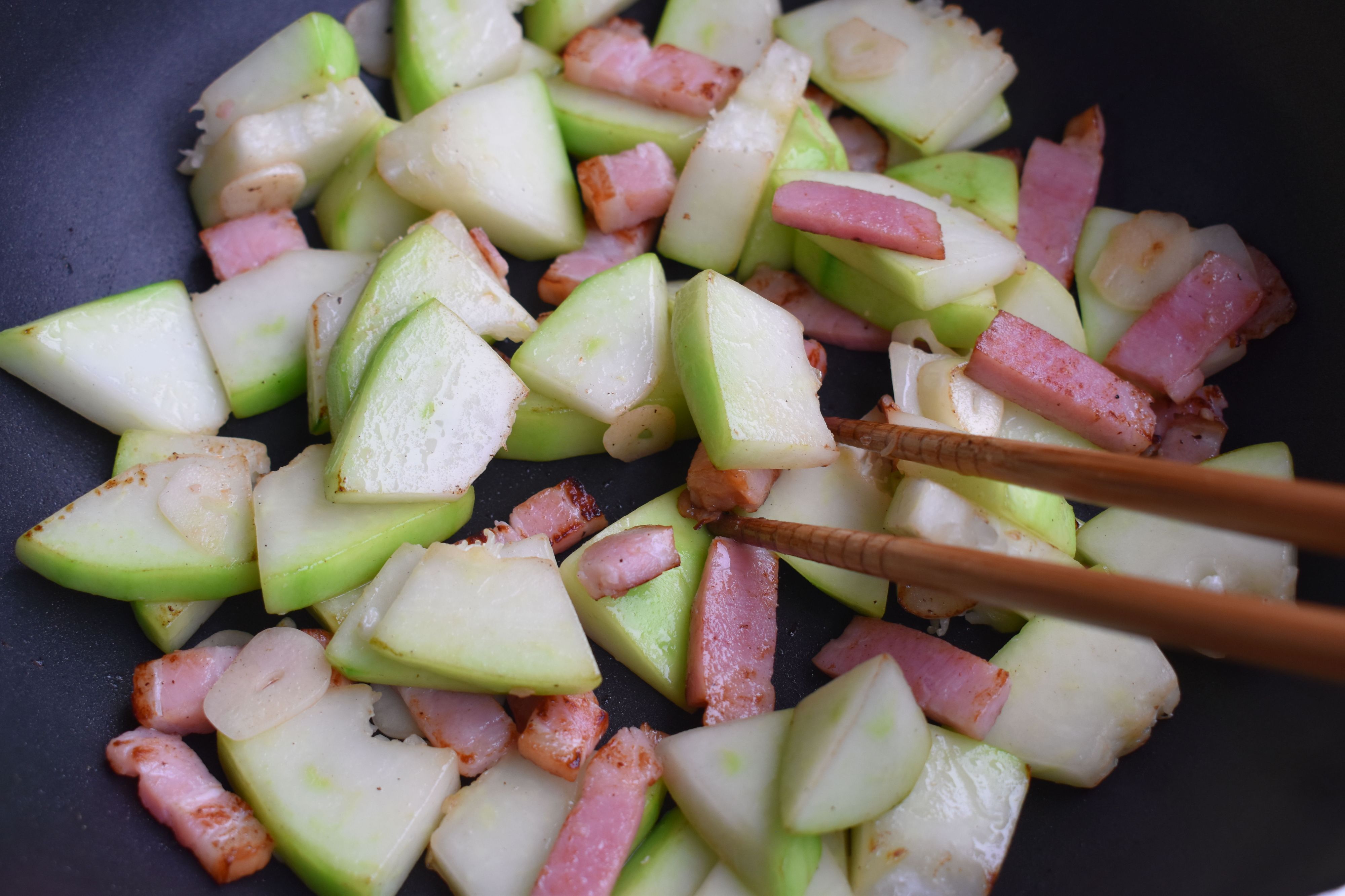 パパイヤと小海老の塩炒め