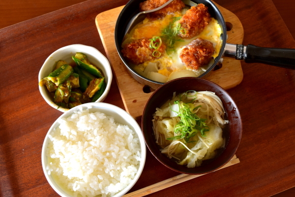 磯の香りが漂うカキフライを5個も使った満足メニュー、なか卯「カキフライ定食」と「牡蠣とじ丼」試食レビュー - GIGAZINE