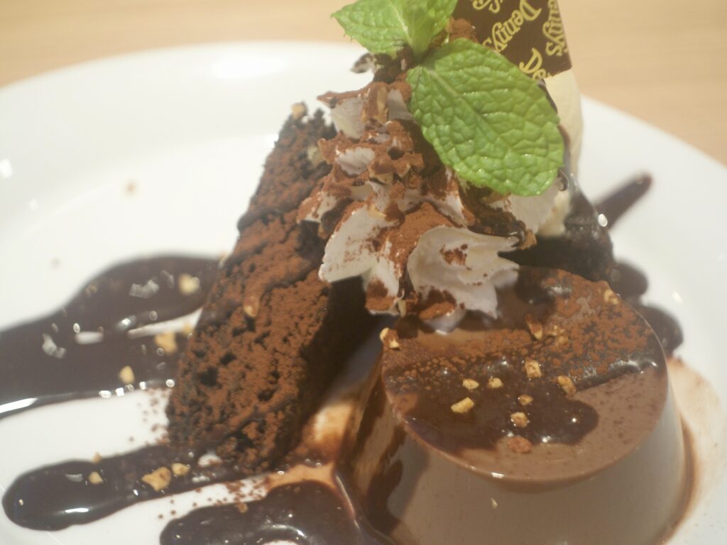 マシュマロでチョコムースケーキ〜牛乳パックの型でプチガトー風