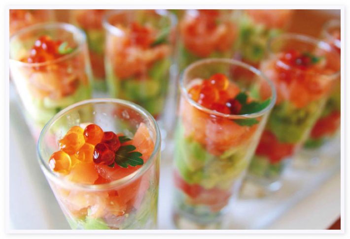 ホームパーティーにぴったりなサラダ15選。華やかな見た目で食卓も豪華に見えるfolk