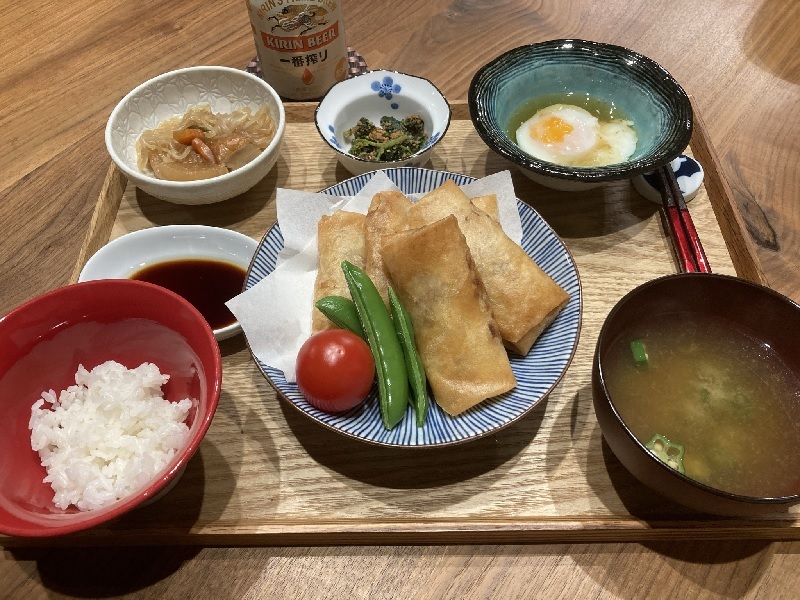 「プルコギの春巻き皮包み」の献立