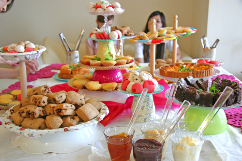 100均 紙皿&紙コップでケーキスタンド -- 簡単手作り!ホームパーティー・クリスマスにえんウチ