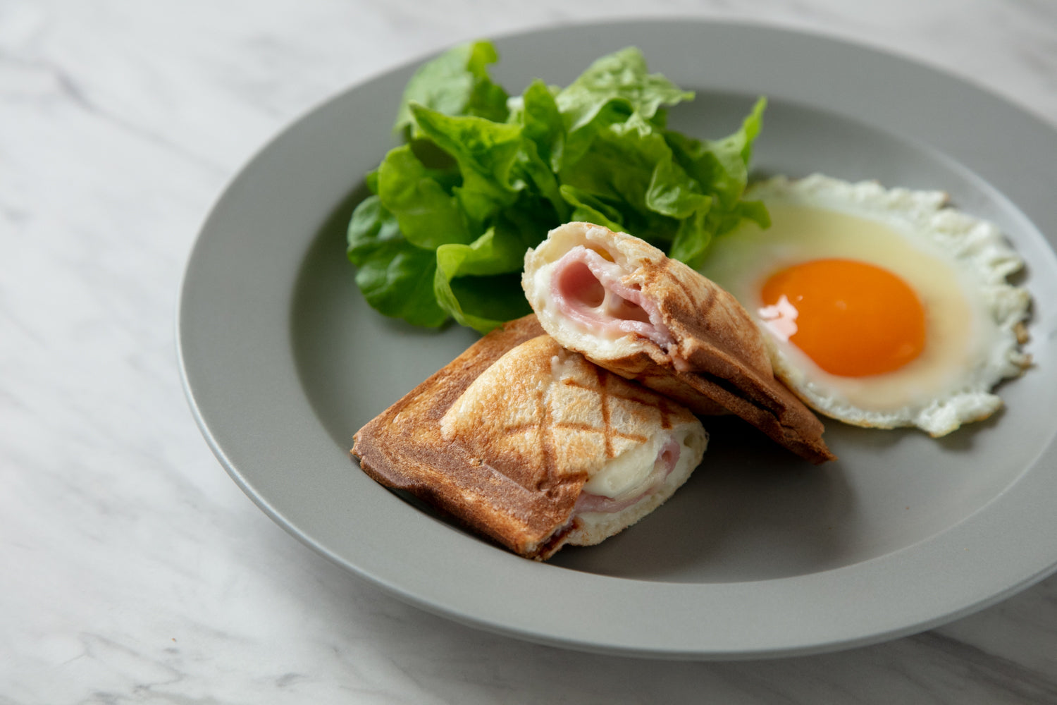 フライパンで簡単にできるホットサンド♪山本ゆりさんの簡単レシピ『DAIGOも台所』ナスのチーズホットサンド –Onnela オンネラ 暮らしに『楽』を、家族にワクワクを