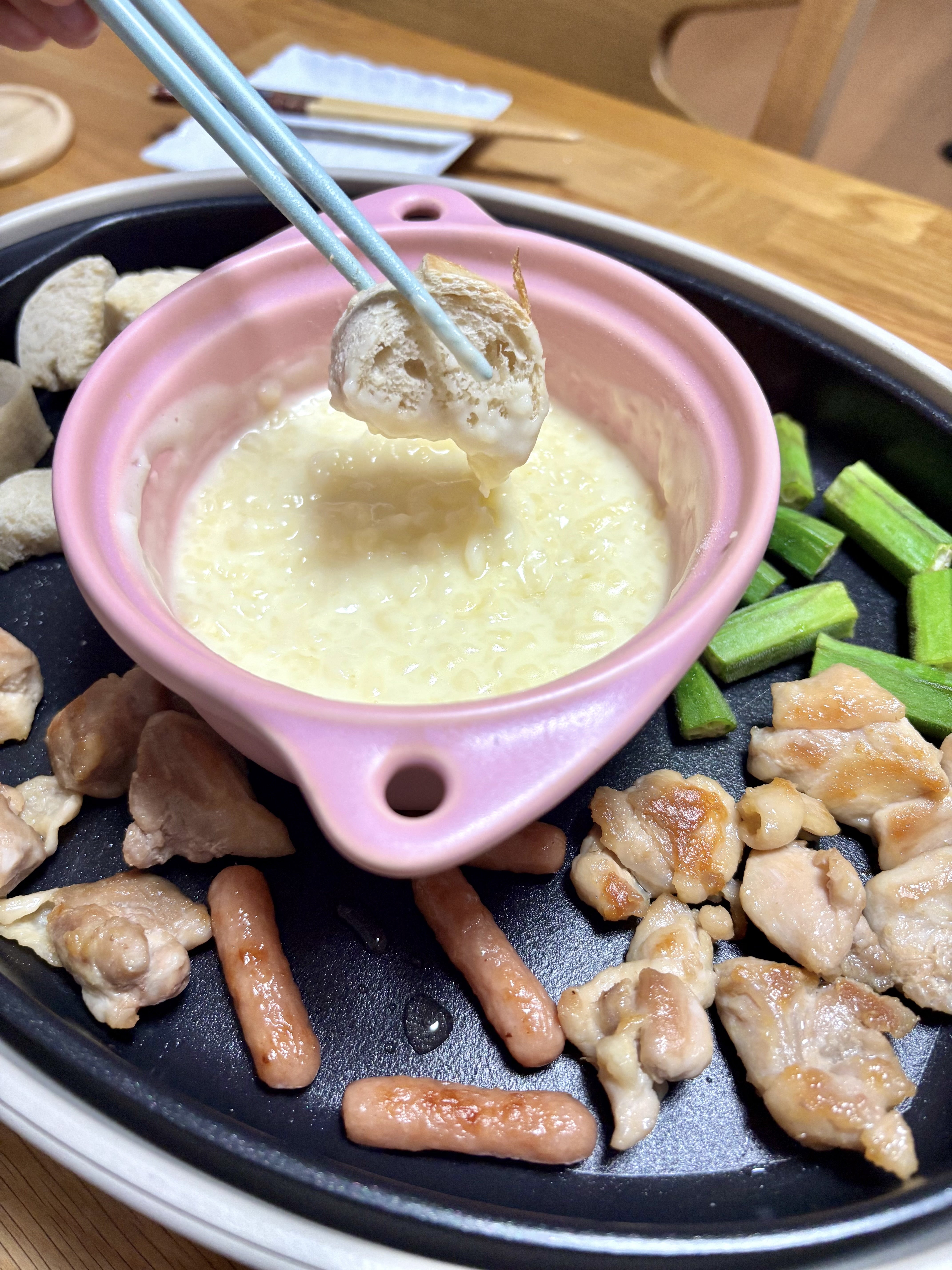 ホットプレートでヨーグルトチーズフォンデュ