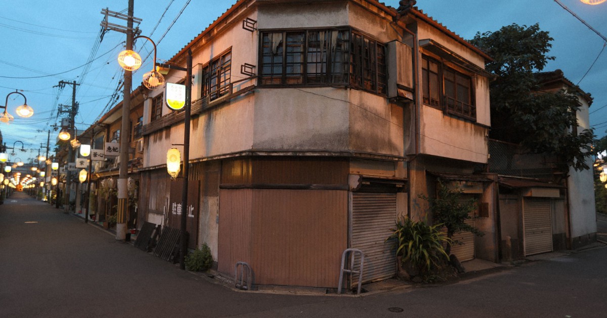 飛田新地に異変、外国人や家族連れの見物で「観光地化」が進む背景（上） | JAPAN