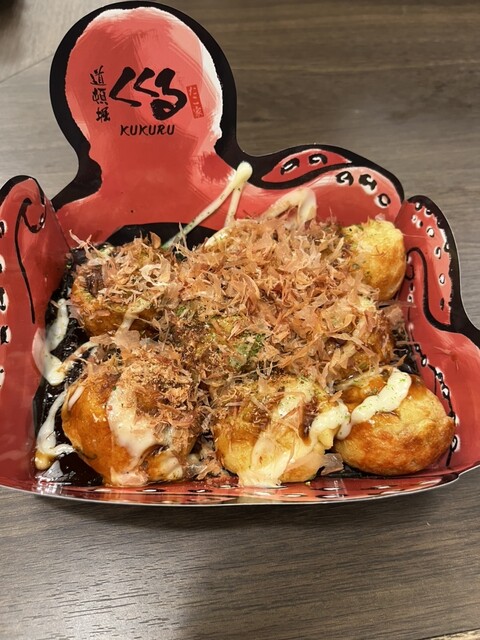 大阪が誇るたこ焼きチェーン「くくる」の道頓堀本店のみにある限定メニューが凄い! 8個1980円でも昼過ぎには売切れる幻のたこ焼きがこれだ!!ロケットニュース24