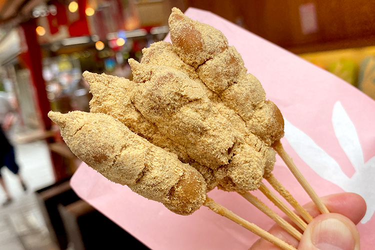 いちごスイーツ串2022 カラフルなフレーバー餡が人気な「浅草そらつき」のいちご団子 - OZmall