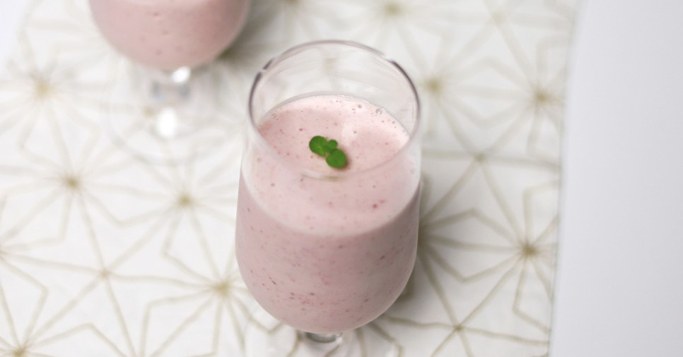 いちごバナナスムージー赤ママWEB