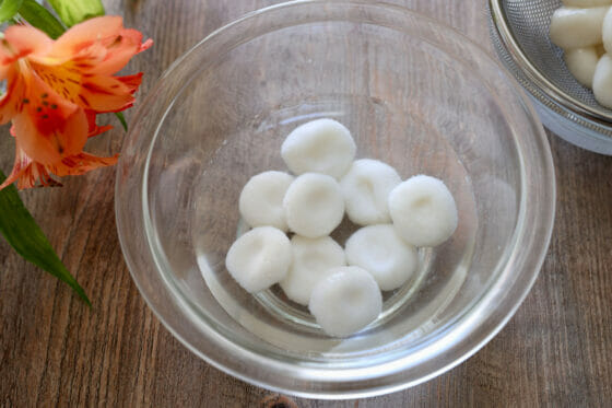 冷蔵・冷凍 白玉団子の固くならない保存方法は？白玉 団子 固 く なら ない 方法は茹でた後がポイント！お菓子のプロによるレシピをシェアする「シェアレピ」