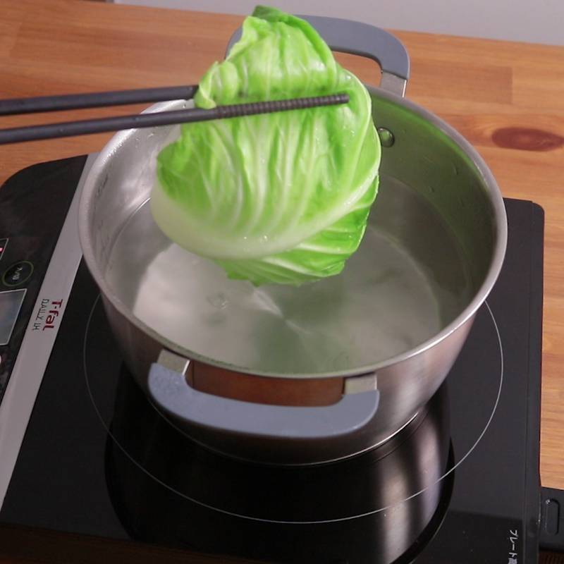 簡単キャベツの茹で方レシピ