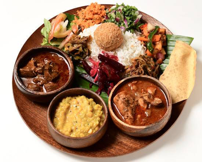 レシピ本を参考に、５種の副菜とチキンカレーの スリランカプレート- 只今、お料理勉強中