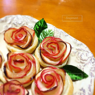 バラのブーケアップルパイ🌹〜冷凍パイシートで簡単