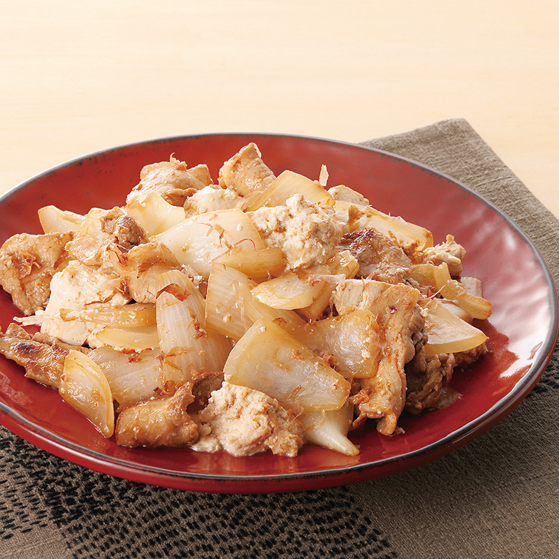 新玉ねぎたっぷりで甘みもあふれる「豚肉と玉ねぎの塩麹炒め」時短簡単節約おかずレシピ真由美さんの1週間2500円節約レシピ