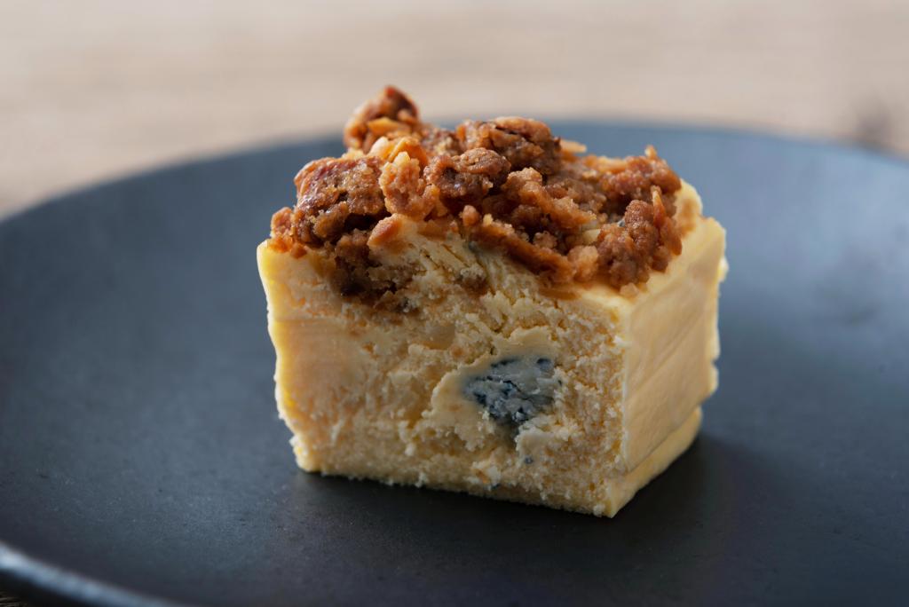 未成年禁止 赤ワインに溺れる 悪魔のゴルゴンゾーラチーズケーキ。決して子供には食べさせないでください。 4K料理レシピ