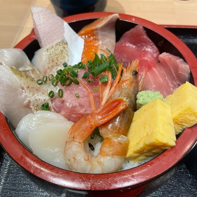 豊洲市場の老舗海鮮丼専門店がエキナカに初登場！「海鮮丼 大江戸 エキュート東京店」4月8日から期間限定で出店株式会社Mevius FoodNavigationのプレスリリース