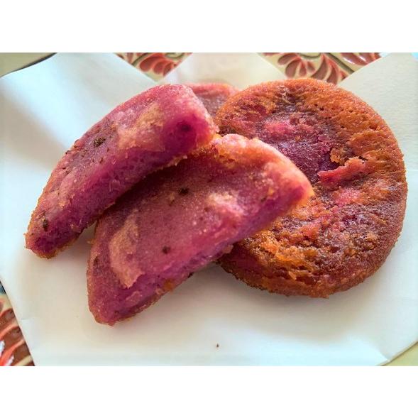 🐸花風商品紹介：うむくじ天ぷら🐸 ⁡ ぐしけんの運営している和菓子屋さん 「菓子処 花風 かしどころ はなふう 」 みなさまご存じですか？ ⁡今日ご紹介するのは花風のうむくじ天ぷら！ 紅芋と黄金芋でハロウィンカラー！？ ⁡ 宮城島産のお芋を使っているので なんだか